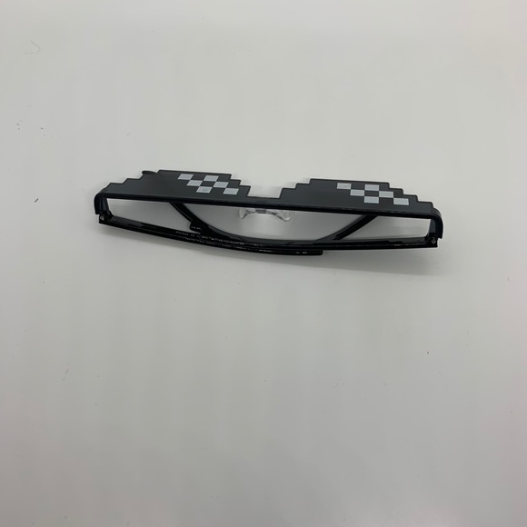 Meme 8-bit pixelated sunglasses 🕶 old school game - Picture 10 of 12